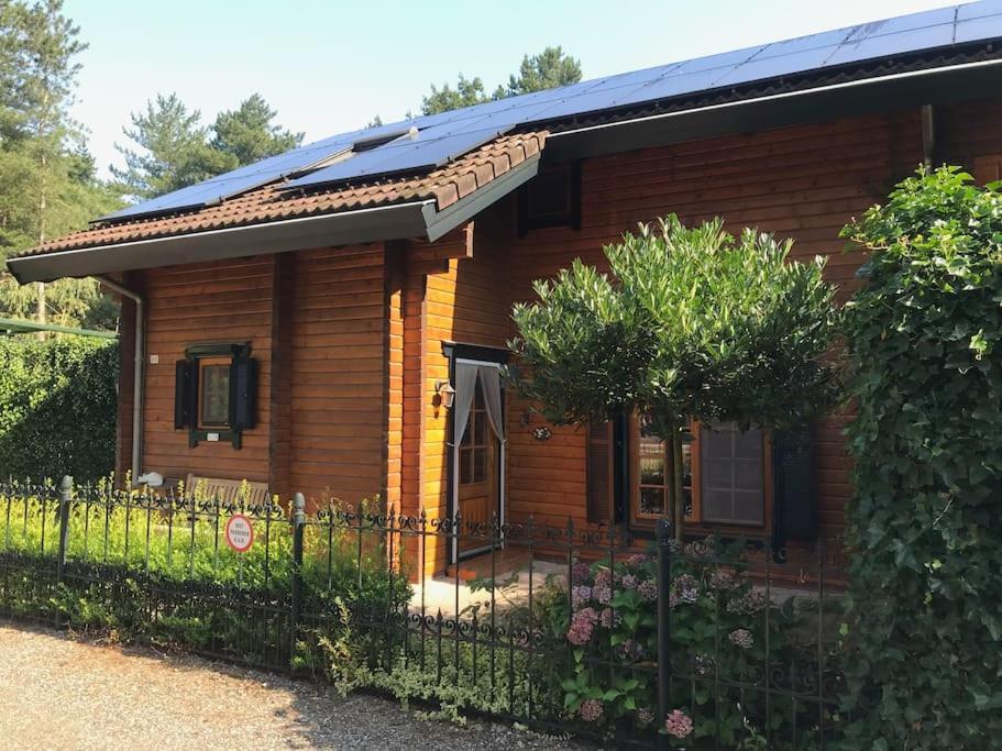 Houten Chalet/Bungalow In Het Bos, Sauna, Jacuzzi Meijel エクステリア 写真